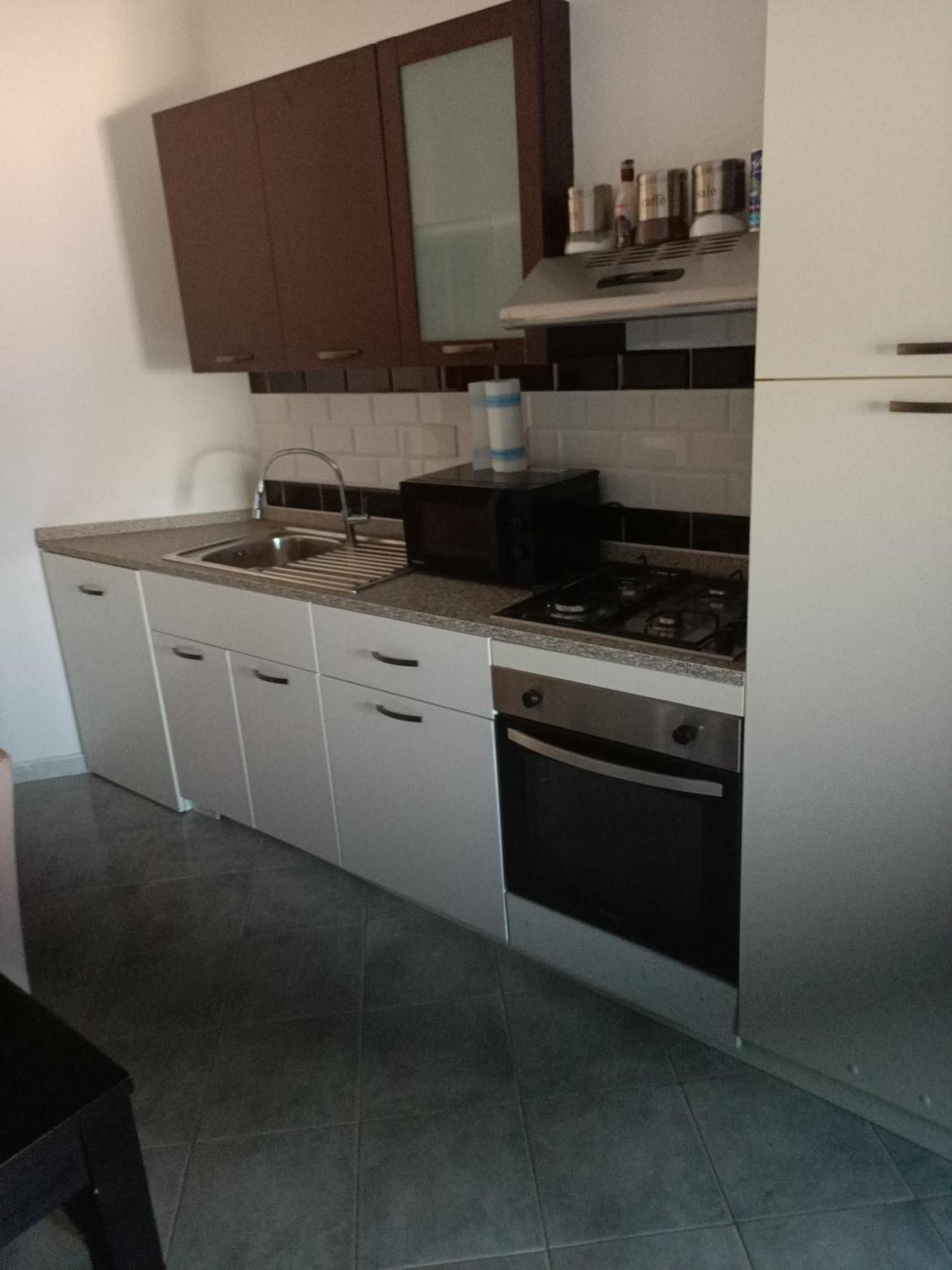 King Suite - Intera Suite Vicino Aeroporto E Fiera Di Roma Фьюмичино Экстерьер фото