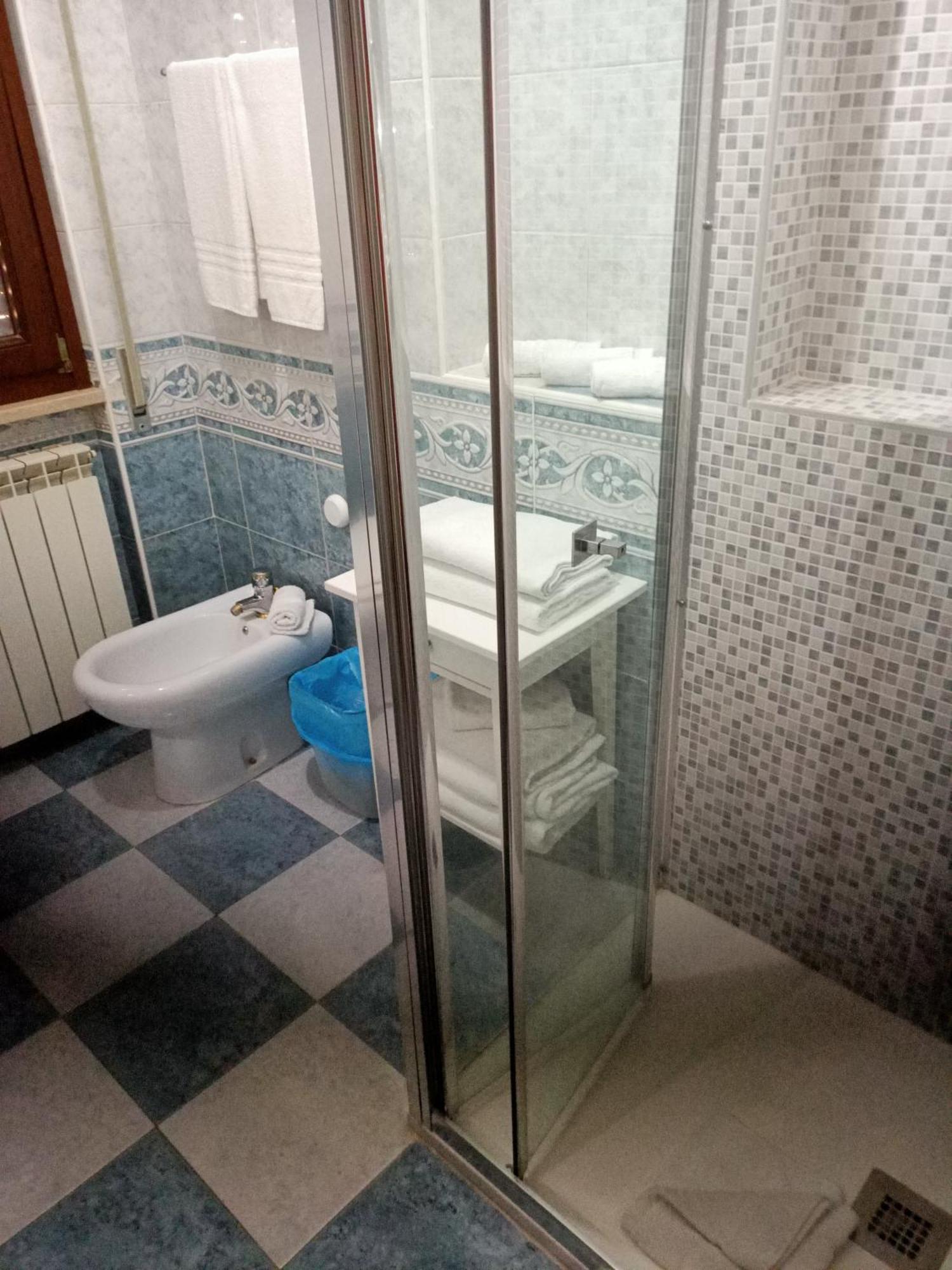 Modular King Suite - Intera Suite Vicino Aeroporto E Fiera Di Roma Фьюмичино Экстерьер фото