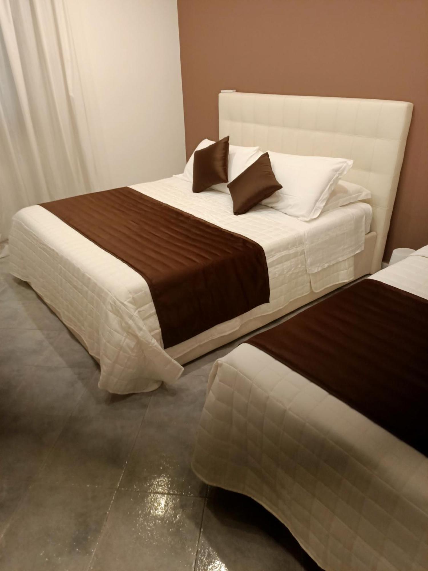 King Suite - Intera Suite Vicino Aeroporto E Fiera Di Roma Фьюмичино Экстерьер фото
